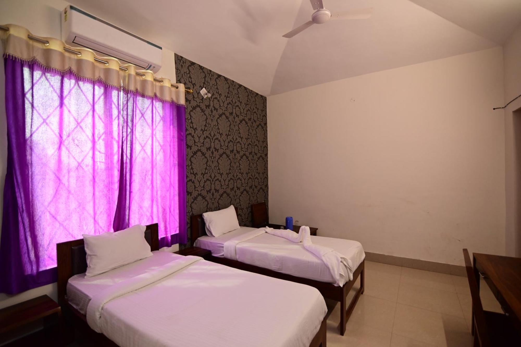 The Byke Niranjana Hotel คยา ภายนอก รูปภาพ